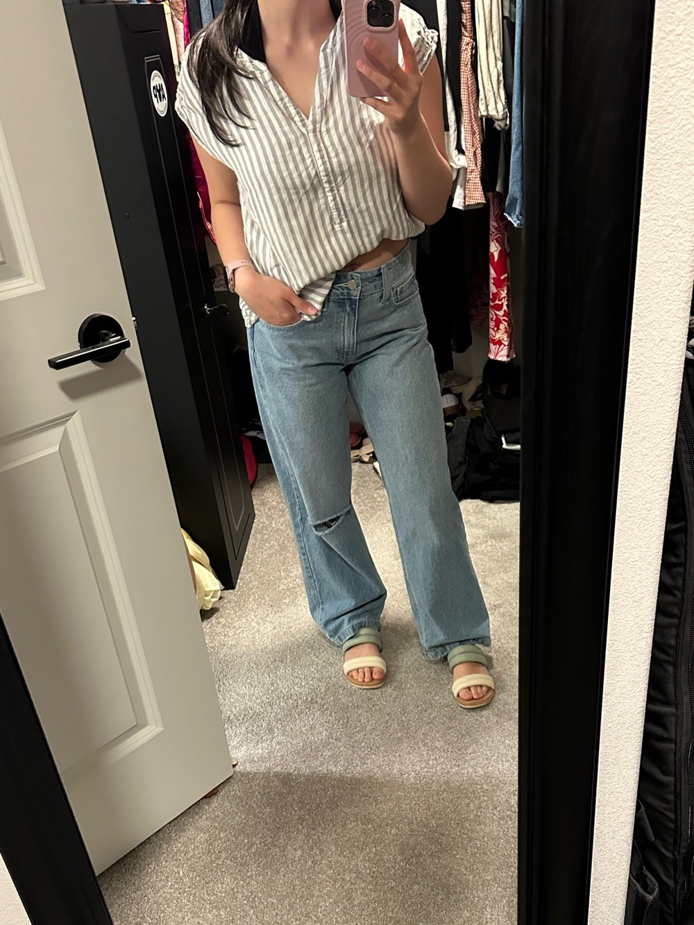 beachlunchlounge White & Gray Striped V-Neck Cap Sleeve Top
